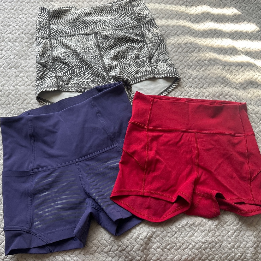 Lululemon high rise 2.5” shorts size 6 bundle